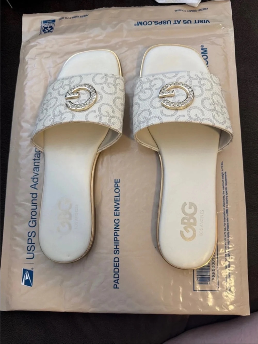 GBG Los Angeles Los Angeles White Slide Sandals with Embellished Buckle